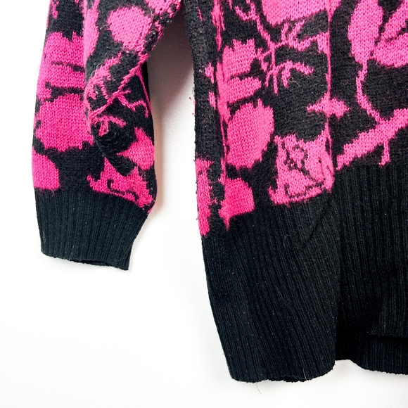 Vintage Hot Pink & Black Floral Sweater - Picture 4 of 11